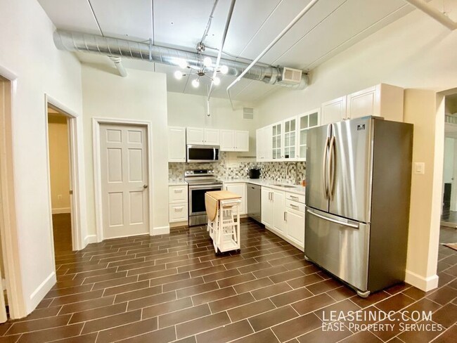 Photo - 2141 Wisconsin Ave NW Unit #D2