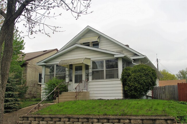 Clean, Efficient, recently renovated 3 Bed... - Clean, Efficient, recently renovated 3 Bed... House