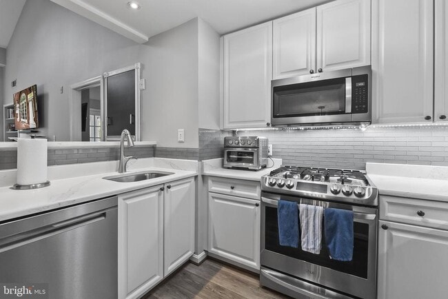 Photo - 171 Somervelle St Unit 406