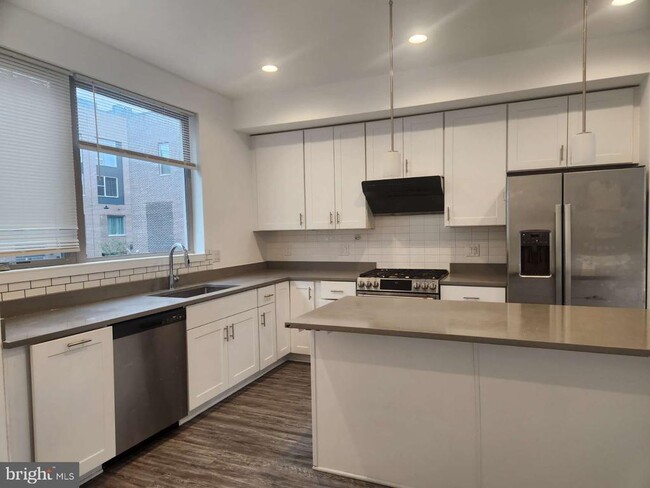 Photo - 3129 Beachview Ln