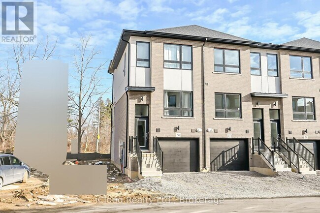Photo - 720 Grey St