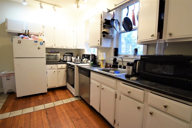 Photo - 839 Parker St Unit 2