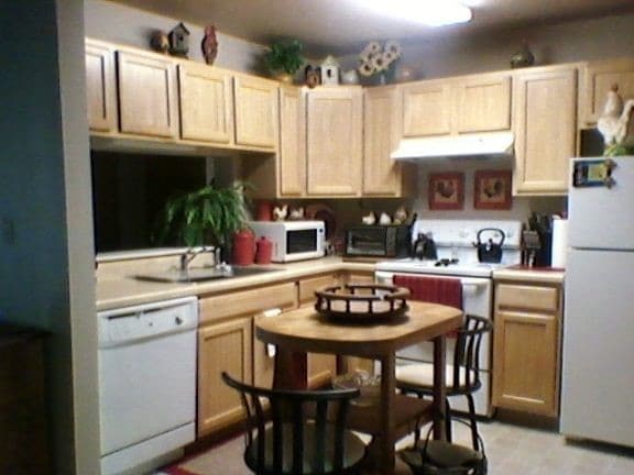 Kitchen - Townline Apartments