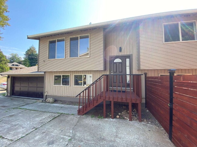 Modern 4-Bedroom Retreat Near Lake Whatcom... - Modern 4-Bedroom Retreat Near Lake Whatcom... Apartamento