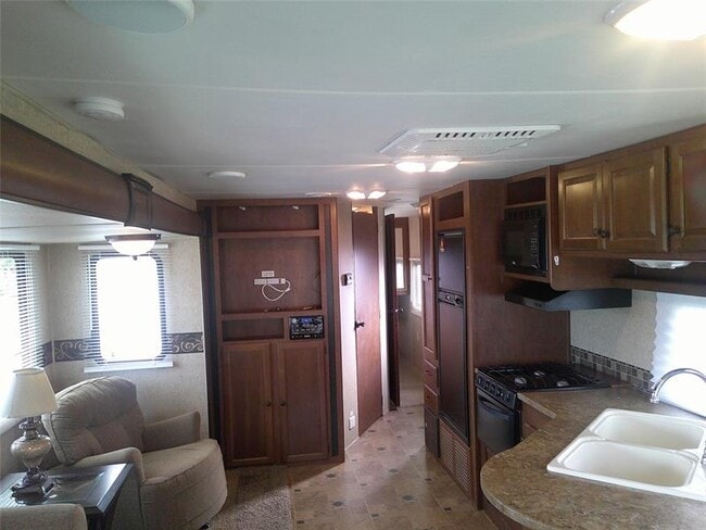 Photo - 19115 NE Miami Ct