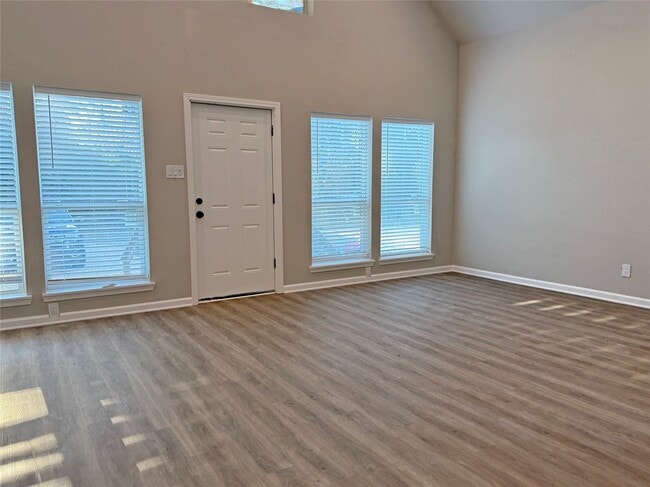 Photo - 91 Willow Oak Ln