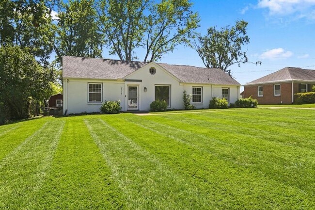 Photo - 2317 Deerwood Rd