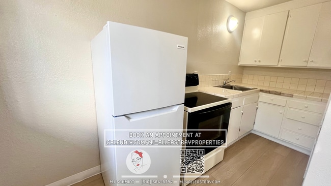 Photo - Cozy 1-bdrm, 1-bath in gated complex, incl... Apartment Unit 8