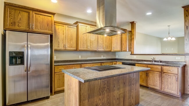 Photo - 956 Parkland Dr