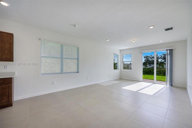 Photo - 113 NE 17th Ave