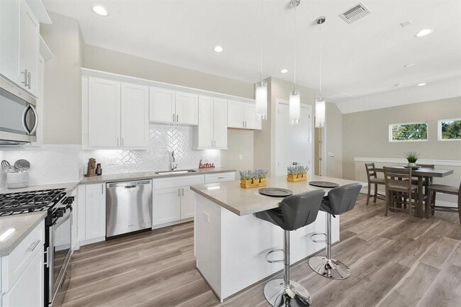 Building Photo - 2504 W Tidwell Rd