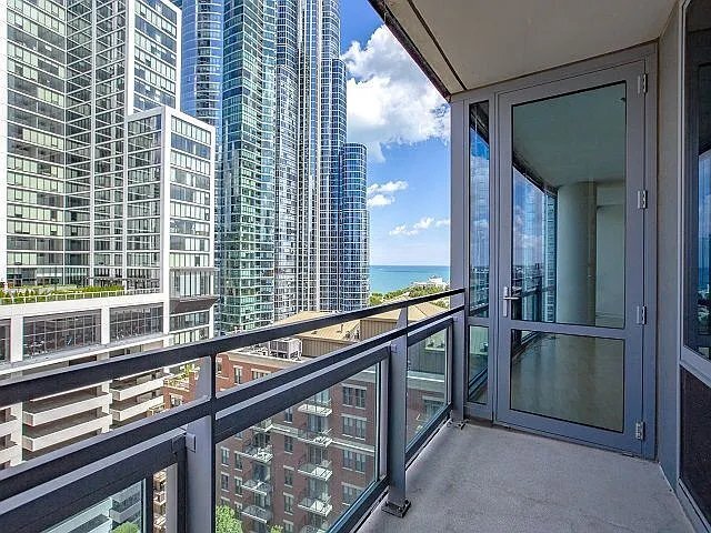 Photo - 1255 S Michigan Ave