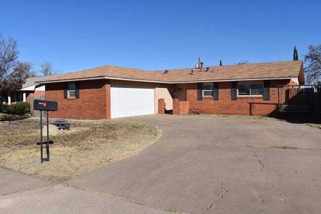 Building Photo - 2722 Verde Ave