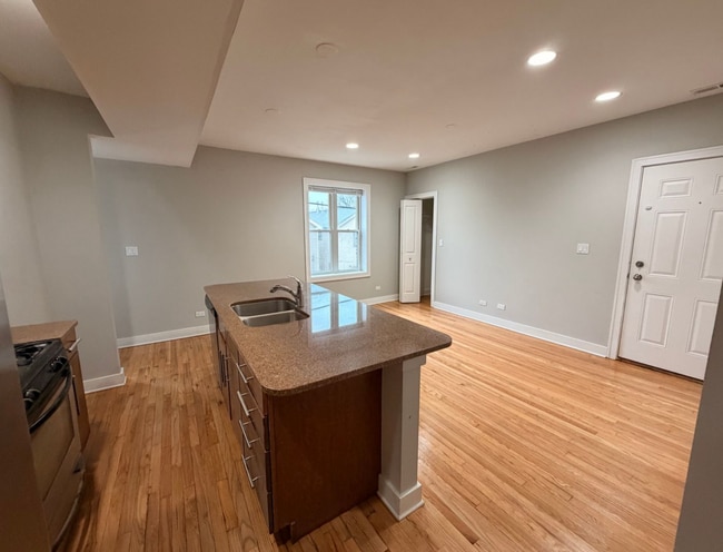 Photo - 4228 N Whipple St Unit 2S