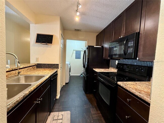 Photo - 3705 SW 27th St Unidad 525