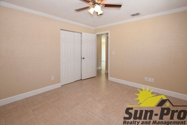 Photo - 524 Taylor Rd