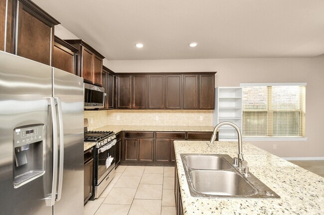 Photo - 719 Longstreet Dr