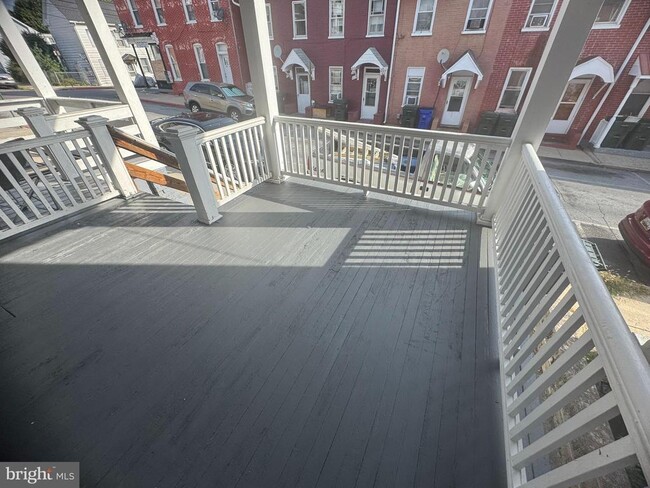 Photo - 633 George St