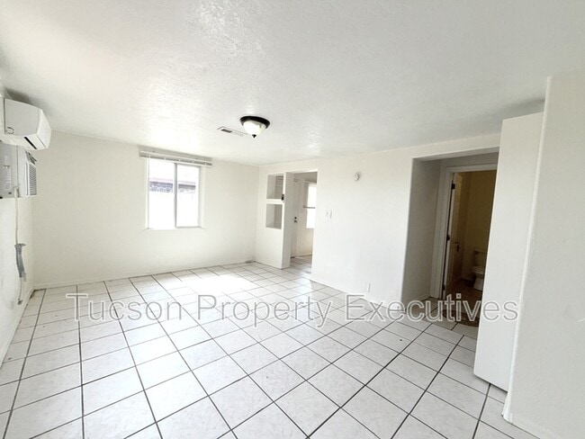 Photo - 208 W Ventura St
