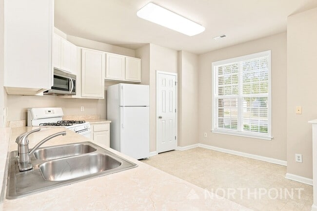 Photo - 4411 Log Cabin Dr