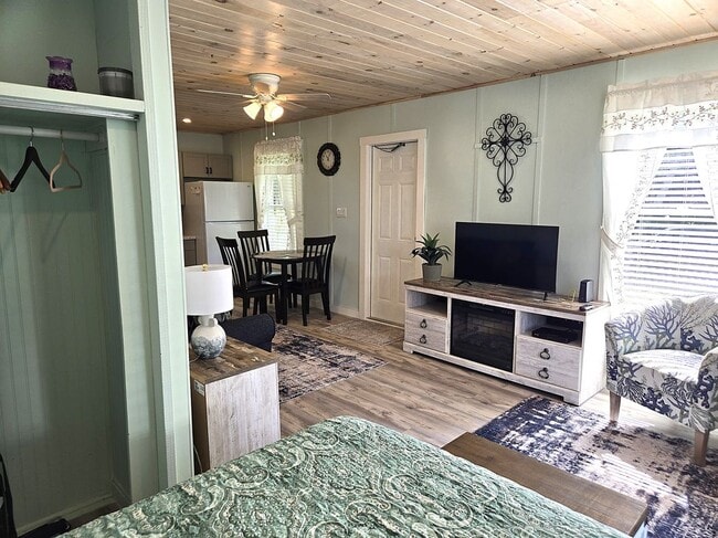 Photo - 2219 C R 721