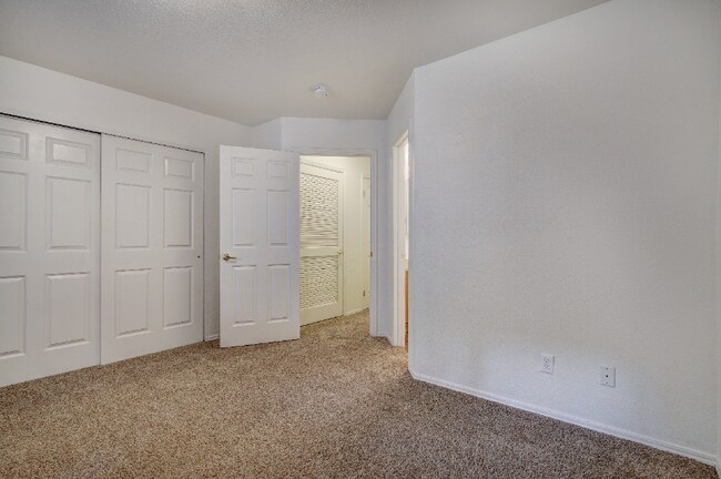 Photo - 60 Spyglass Ln