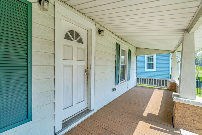 Photo - 2325 Cedar Ln