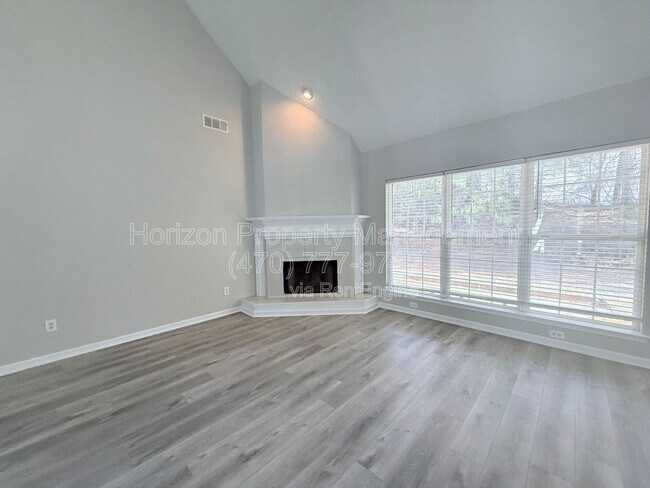 Photo - 4275 Connick Way