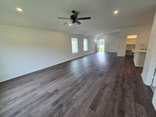 Photo - 1088 RAVEN WALK Dr