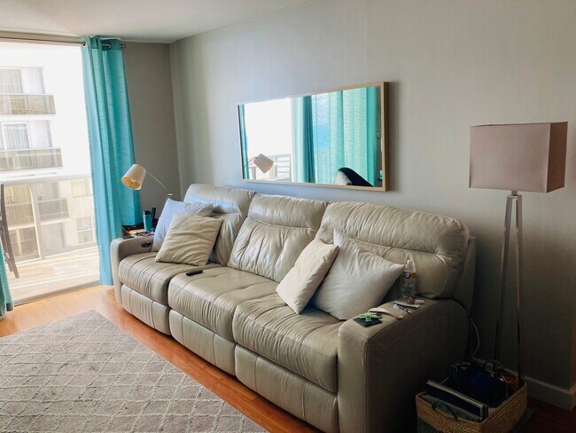 Photo - 6039 Collins Ave Unidad 60