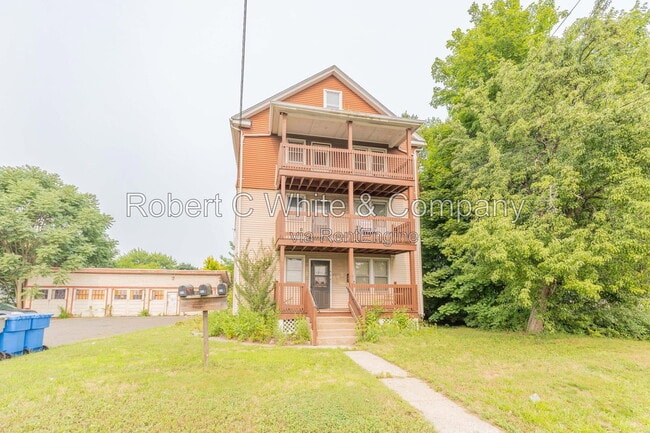 Building Photo - 12 Evergreen St Unit 3