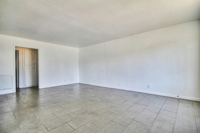 Photo - 6668 Del Playa Dr Unidad A