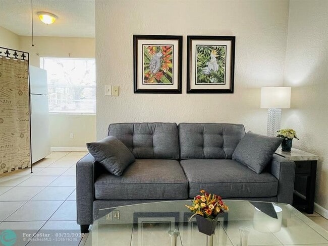 Photo - 889 NW 16th Ave Apartment Unit E
