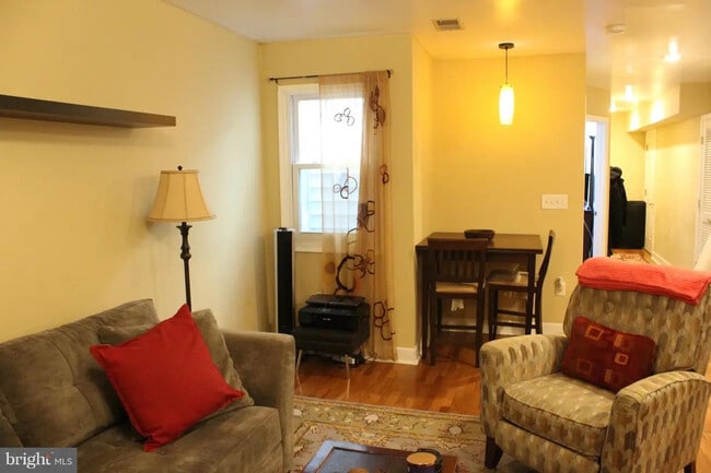 Photo - 1909 Rosedale St NE Unit 1