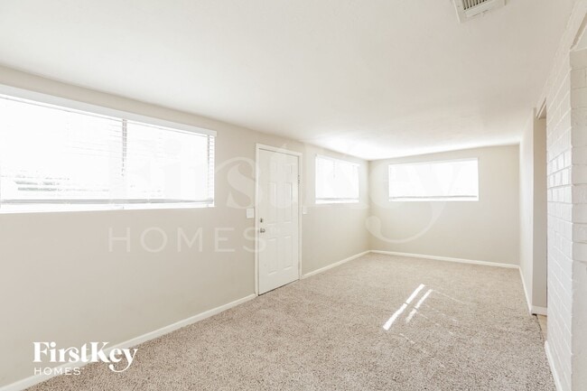 Photo - 3625 N 21st Dr