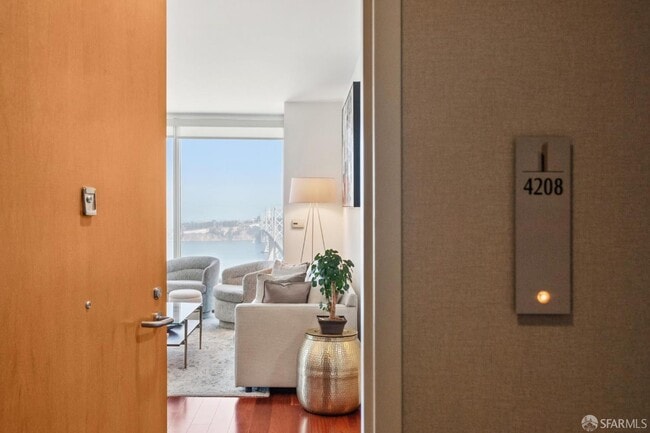 Building Photo - 425 1st St Rental
