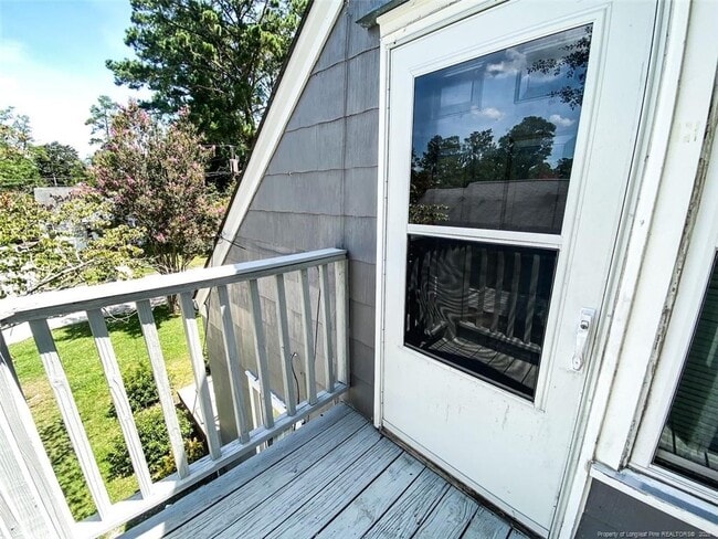 Photo - 209 W 16th St