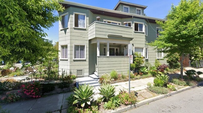 Spacious 4 Bedroom / 1.5 Bath near UC Campus - Spacious 4 Bedroom / 1.5 Bath near UC Campus