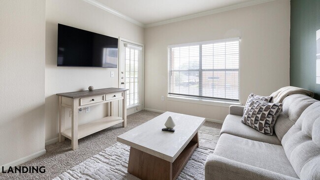 3250 Hudson Crossing Unidad 825