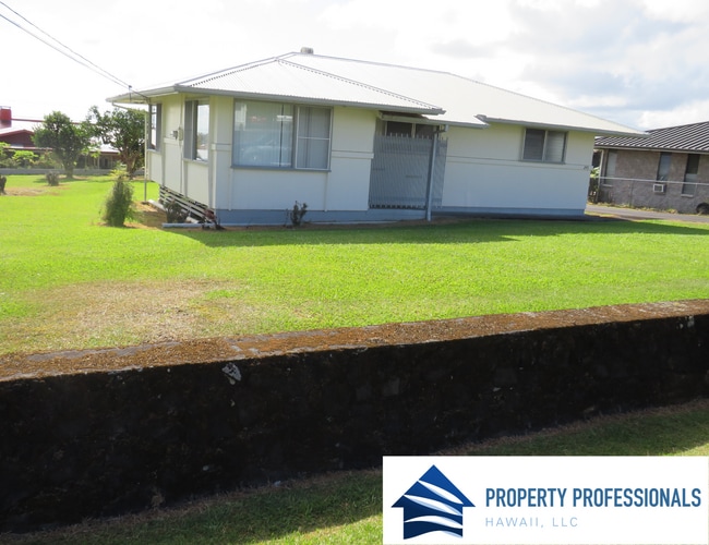 Building Photo - Vintage home & great location in Hilo