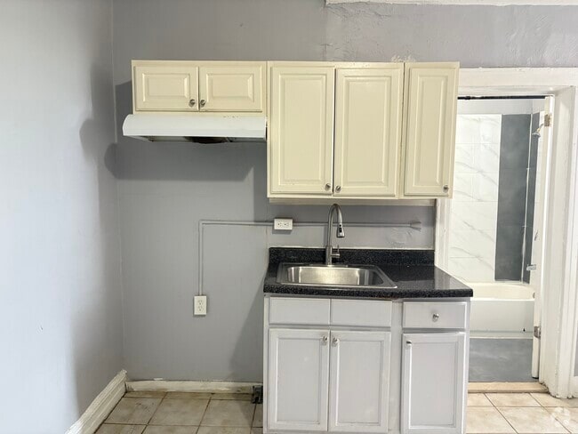 Building Photo - 296 Wainwright St Rental