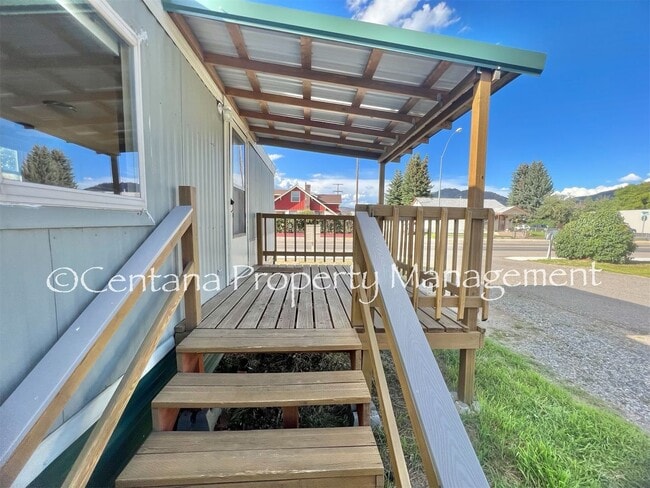 Photo - 2 bedroom mobile home on Cobban!