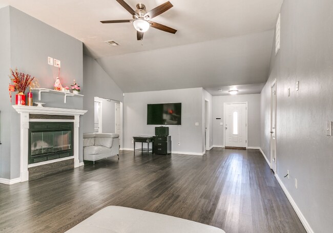 Photo - 1112 Bryan Dr