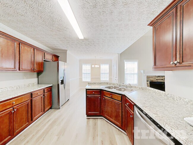 Photo - 110 Brooks Cir