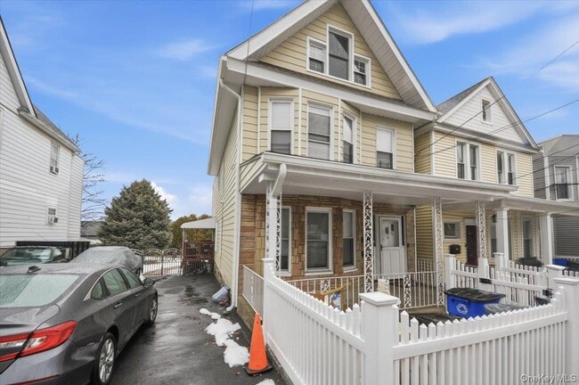 Building Photo - 169 Lockwood Ave Unit 2nd Floor