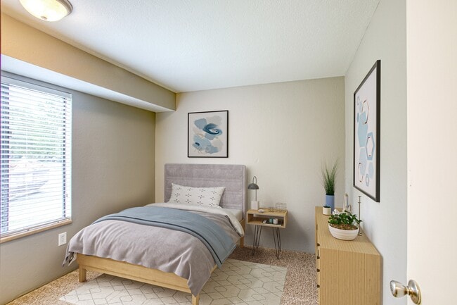 Western Pines Apartments