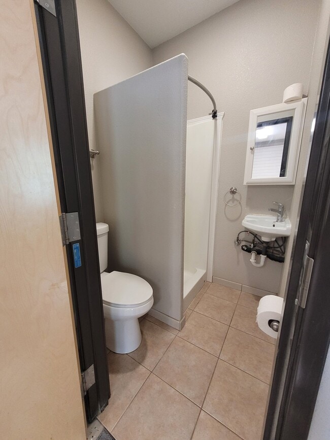 Photo - 3535 Shanly St