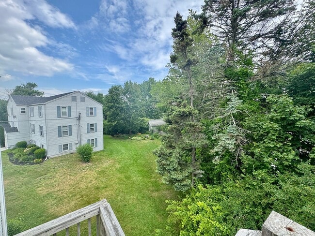 Building Photo - South Portland 2BD/1BA with Off Street Par... Rental