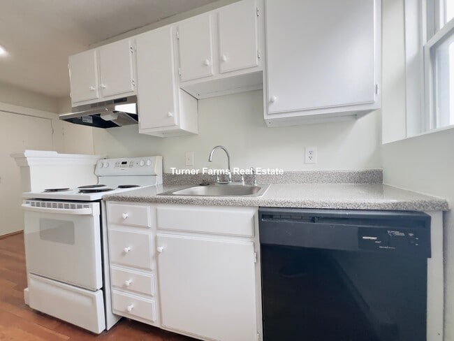 Photo - 402A Highland Ave