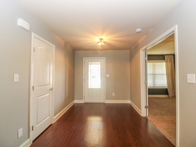 Photo - 4 Bedroom Home  in Athens City!